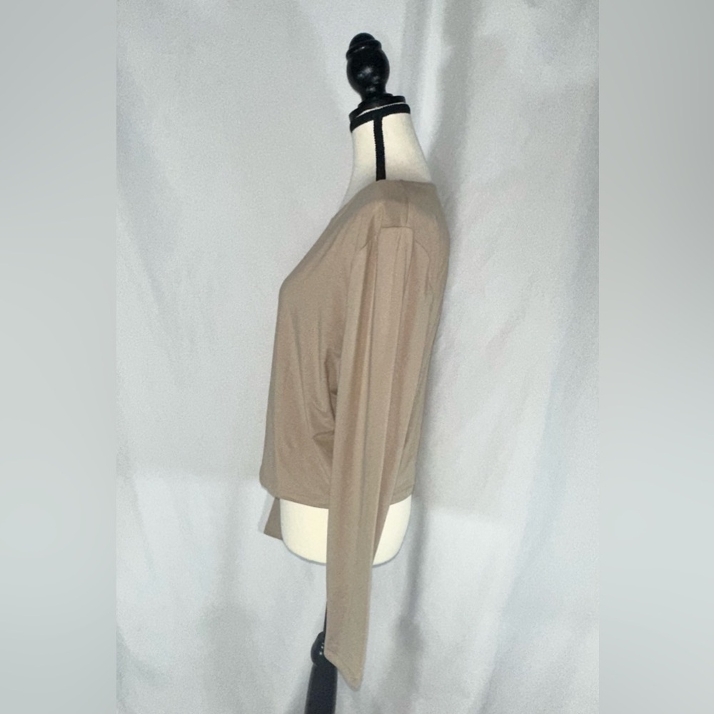 Reoria Long Sleeve Cropped Top in Nude Size XXL - Picture 4 of 9